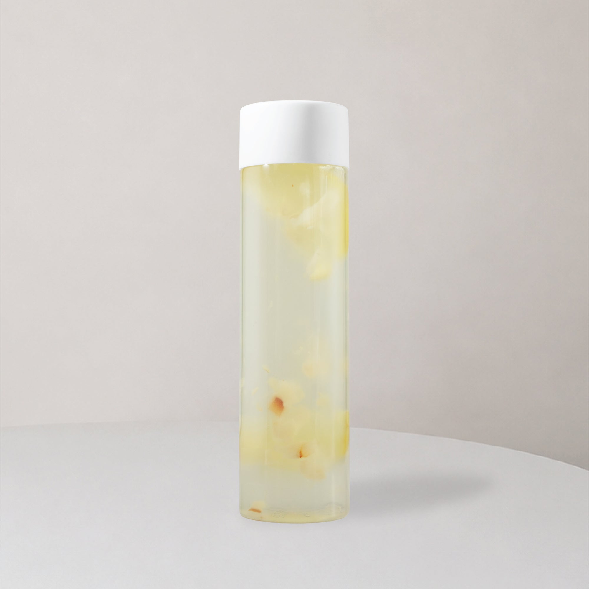 Large bottle with single layer juice